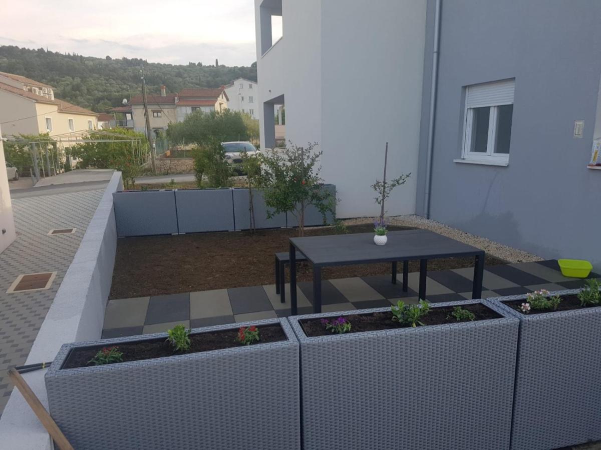 Apartments Sunrise Preko Exterior foto
