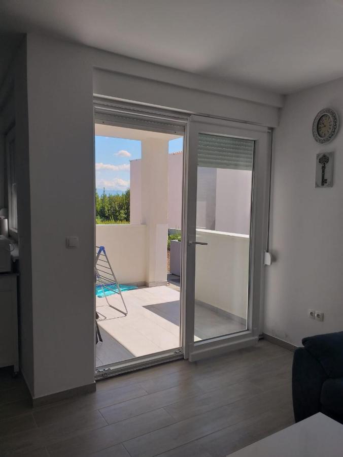 Apartments Sunrise Preko Exterior foto